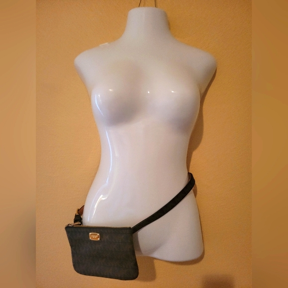 NWOT MICHAEL KORS BELT BAG - Picture 1 of 4